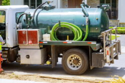 portable-restroom-cleaning-septic-truck-sewer-of-p-2023-11-27-05-29-49-utc